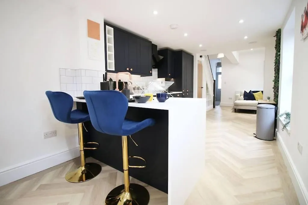 Central Luxury Stays Weekend Breaks Families Cardiff United Kingdom
