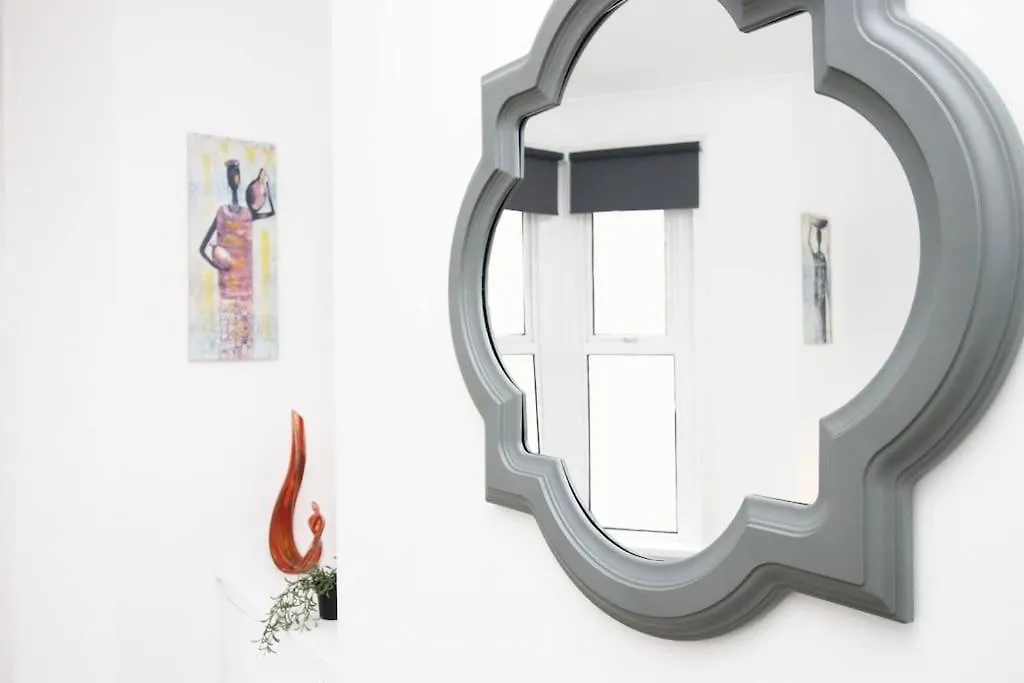 Central Luxury Stays Weekend Breaks Families Cardiff Villa